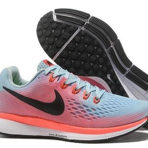Women’s Nike Zoom Pegasus 34 Size 9